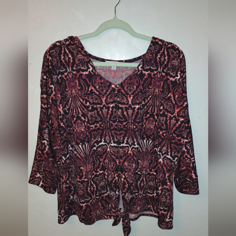 Chic cold-shoulder patterned blouse